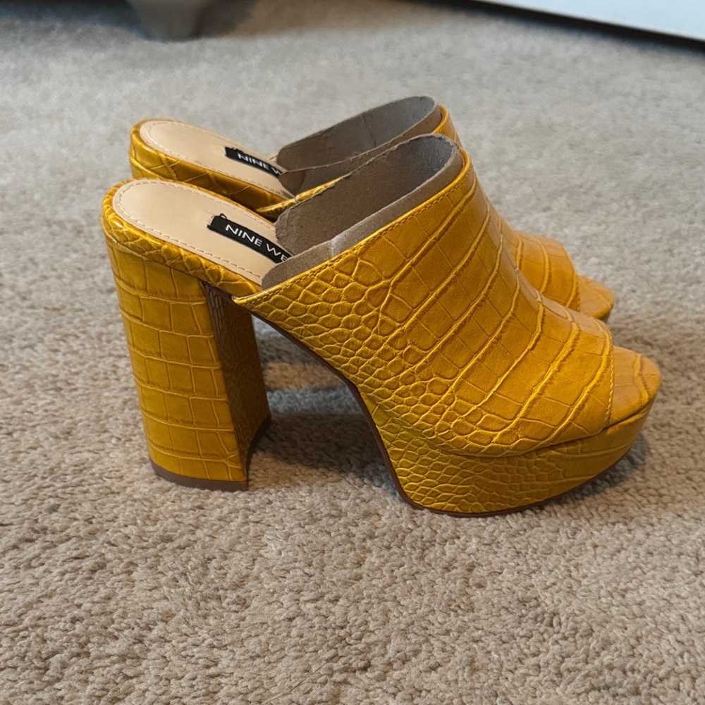 Nine West Ravyn Mules